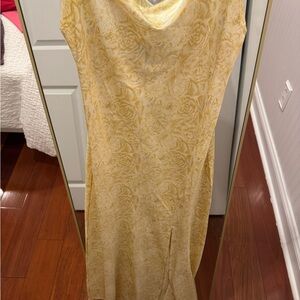 Elegant Yellow Floral Maxi Dress